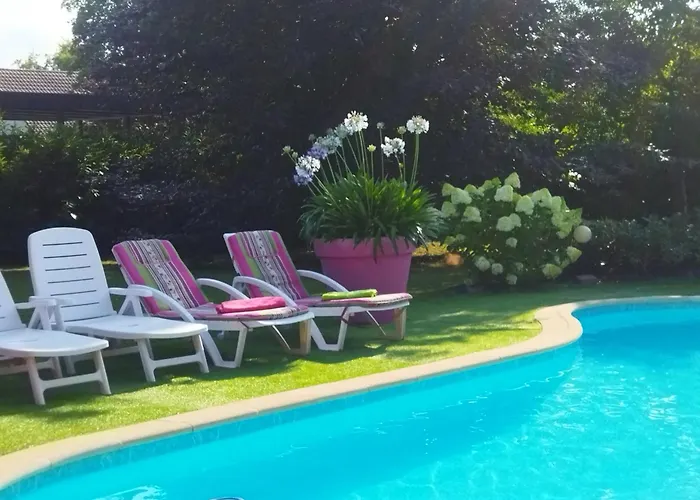 Les Hortensias Homestay *