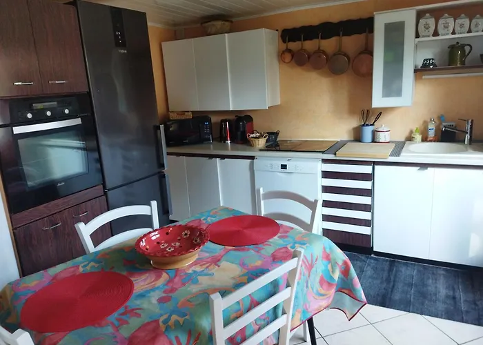 Les Hortensias Homestay *